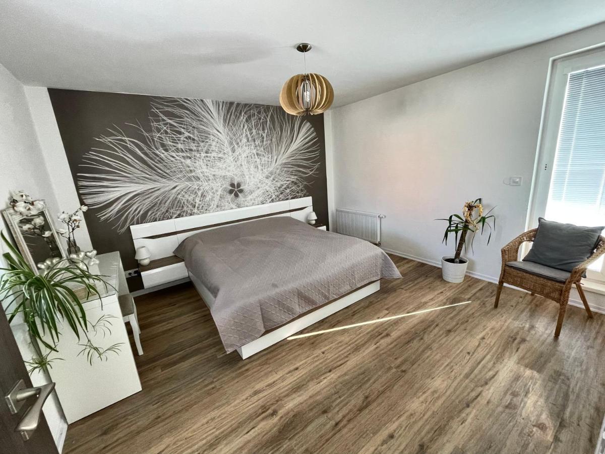 Apartman Az Pro 8 Osob 훔폴렉 외부 사진