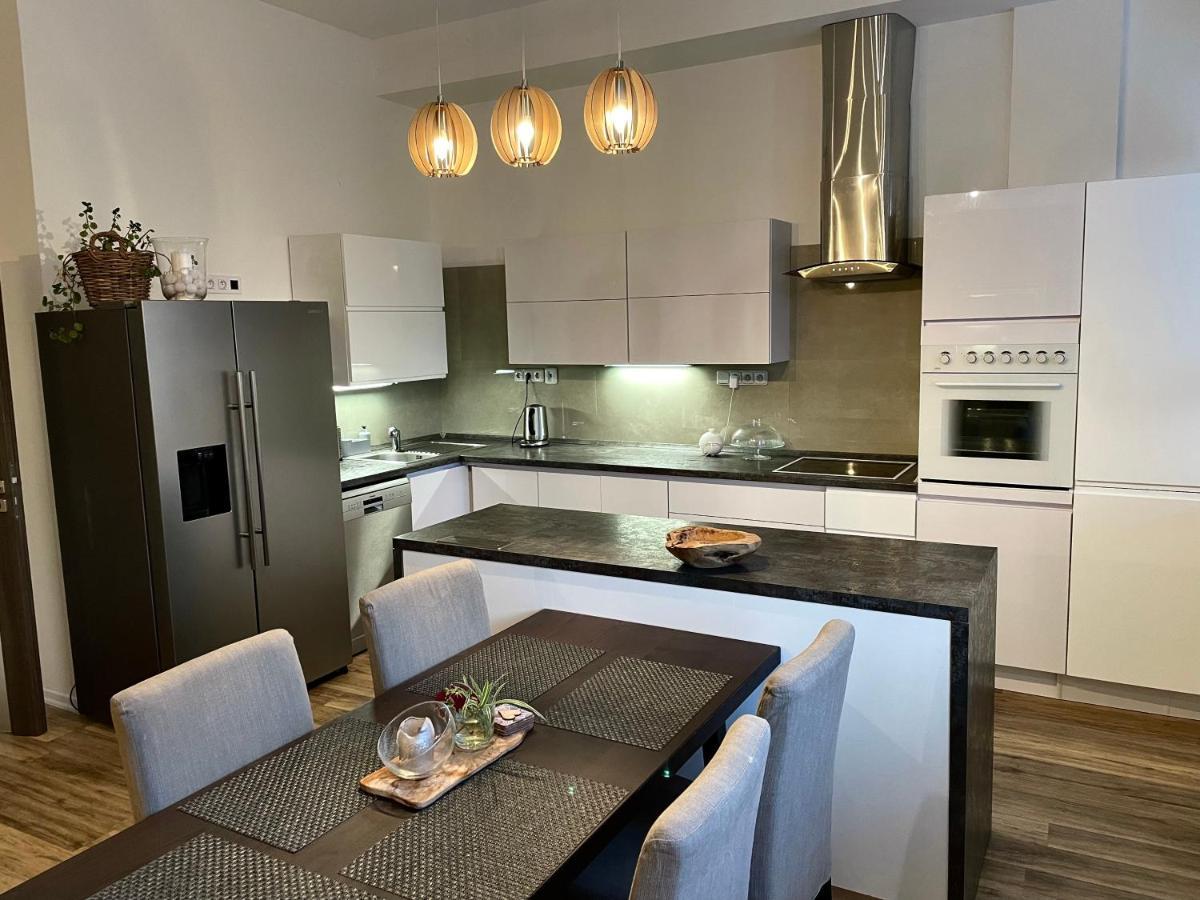 Apartman Az Pro 8 Osob 훔폴렉 외부 사진